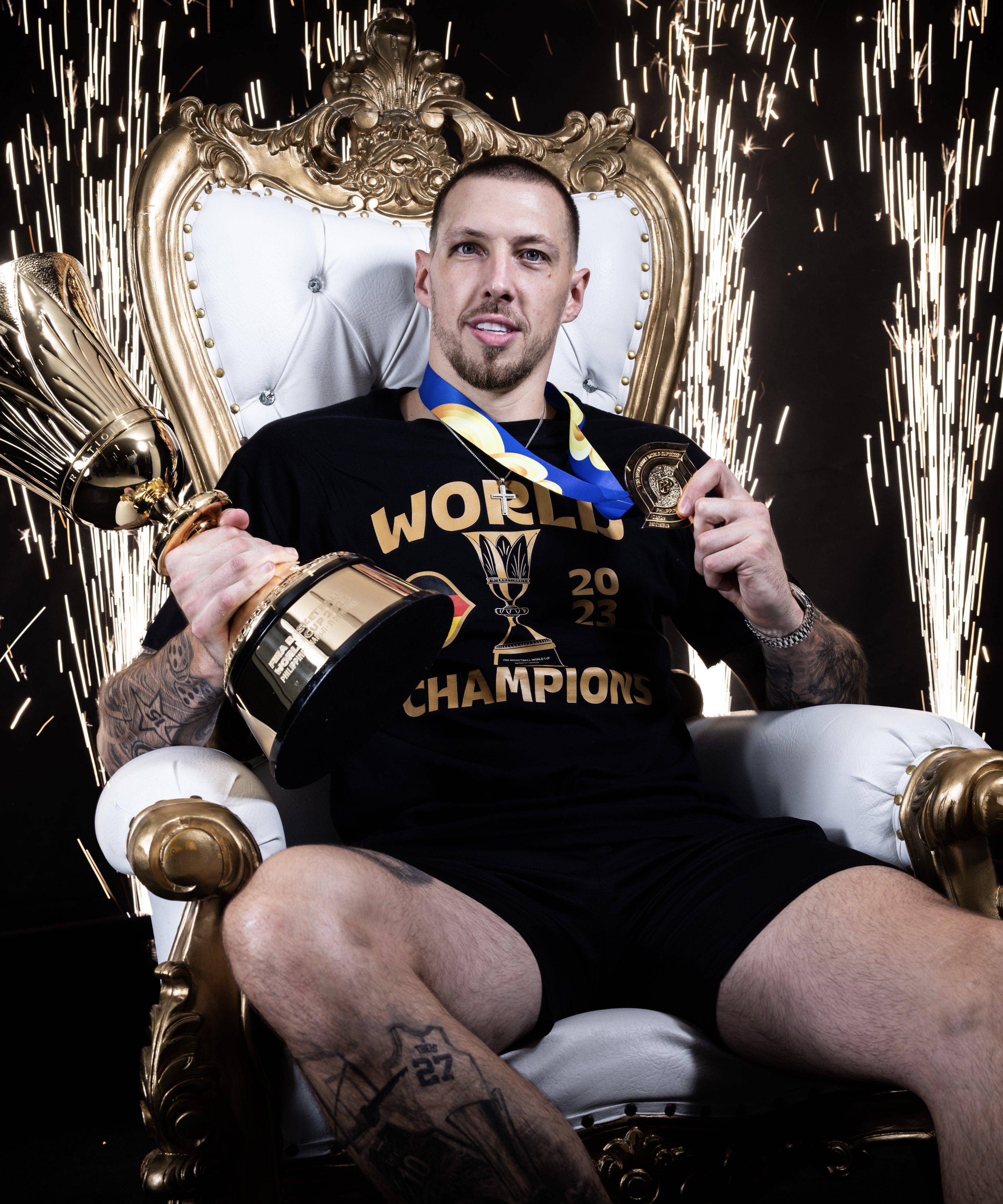 篮网前途光明！，C罗新星重返赛场表现突出赛场气氛高涨